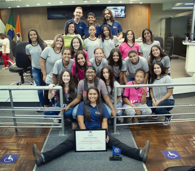 Câmara dos Vereadores de Divinópolis homenageia Projeto Estação do Esporte